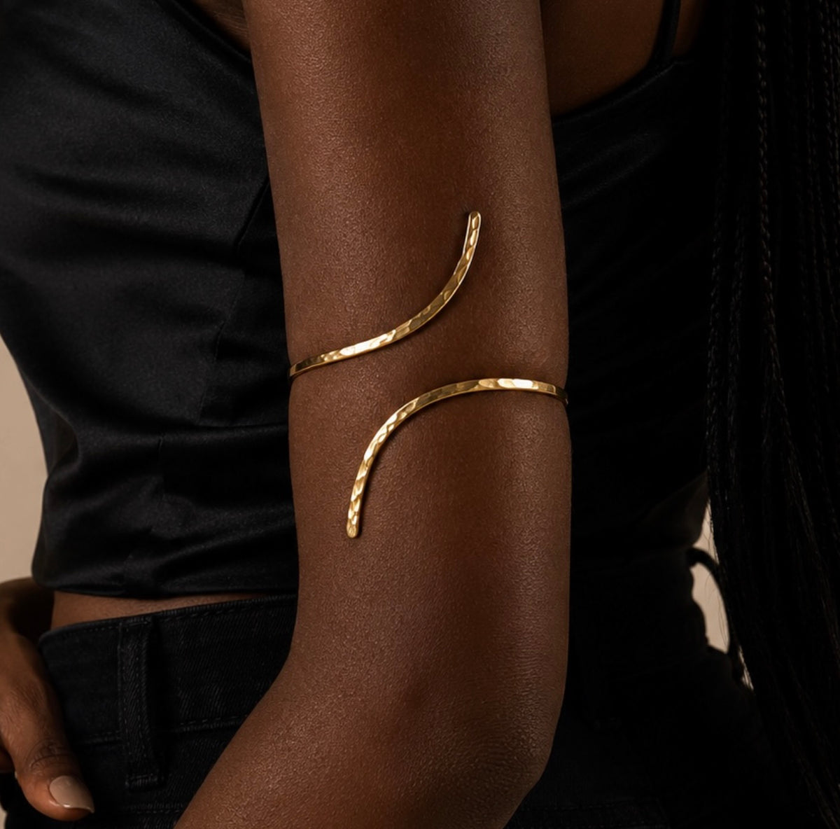 Curved Arm Cuff